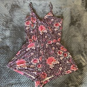 American Eagle flowered romper